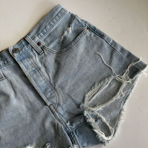 Levis 501 High Rise Denim Shorts Distressed Button Fly Light Wash Womens Size 30 - Picture 1 of 13
